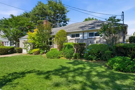 169 Landau Avenue Floral Park NY 11001