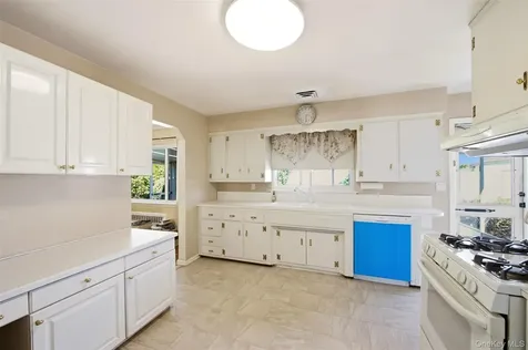 169 Landau Avenue Floral Park NY 11001