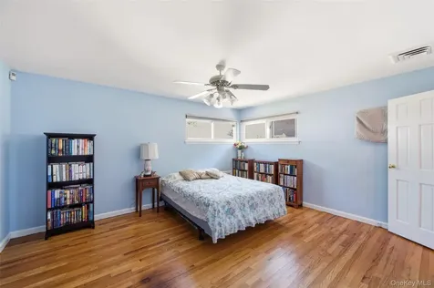 169 Landau Avenue Floral Park NY 11001