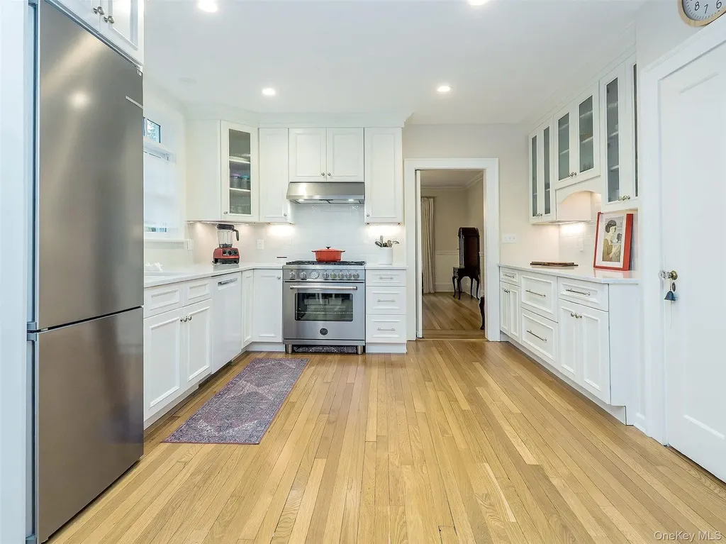 33 Oakland Street Huntington NY 11743