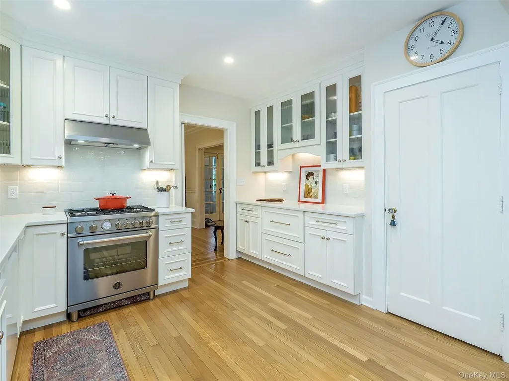 33 Oakland Street Huntington NY 11743