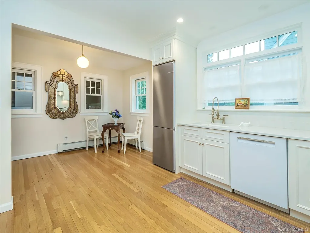 33 Oakland Street Huntington NY 11743