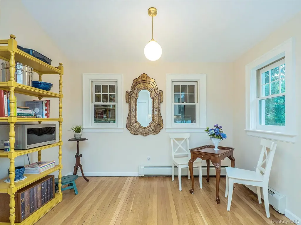 33 Oakland Street Huntington NY 11743