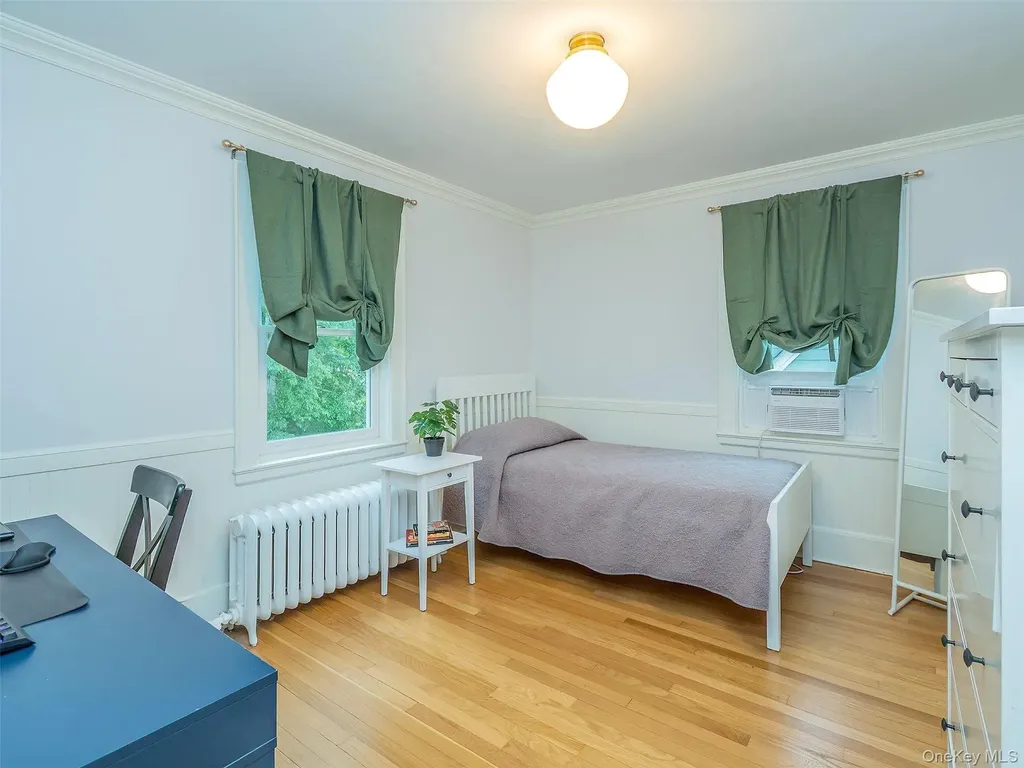 33 Oakland Street Huntington NY 11743