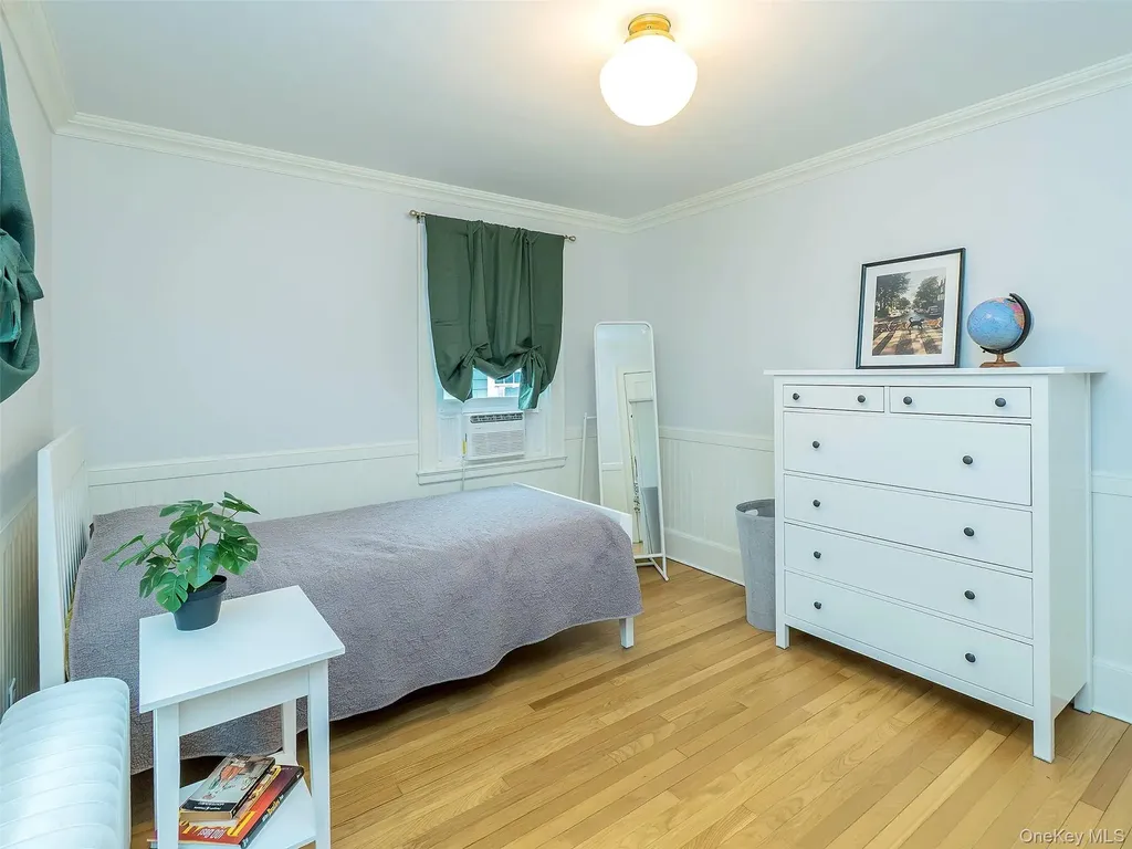 33 Oakland Street Huntington NY 11743
