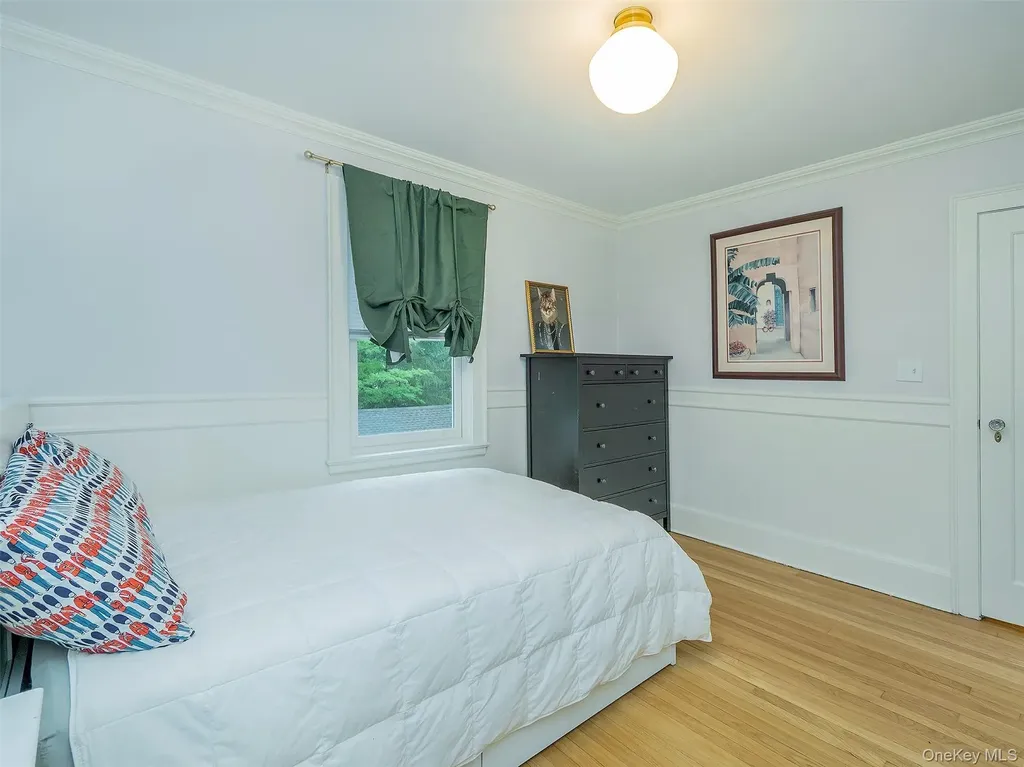 33 Oakland Street Huntington NY 11743