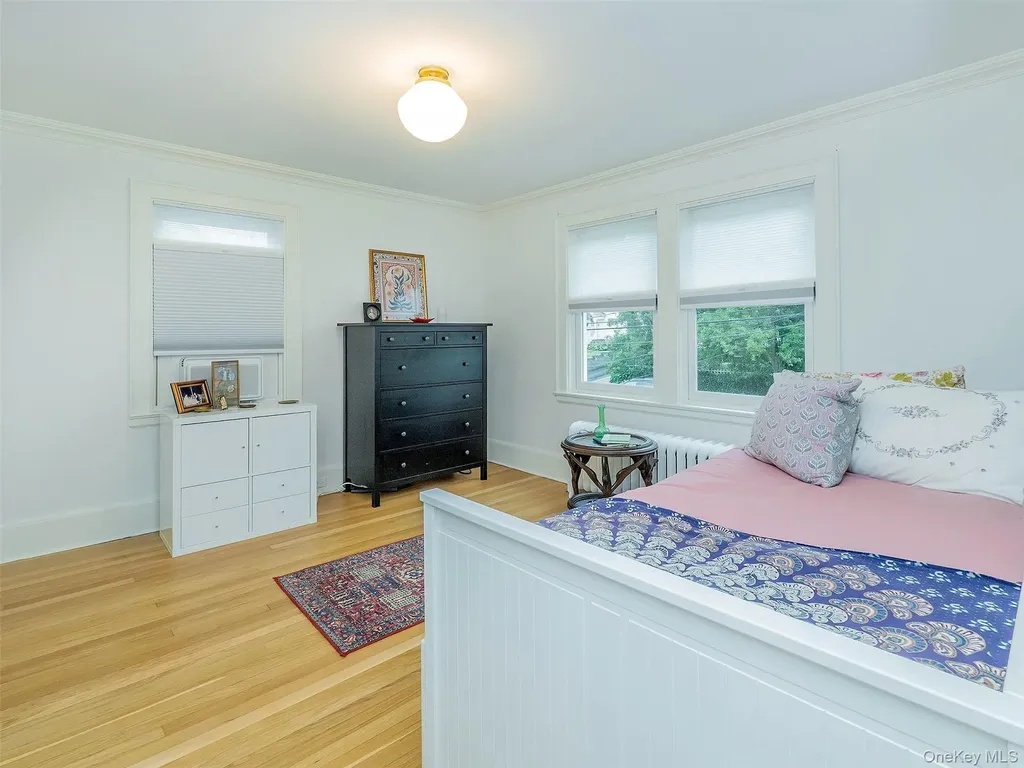 33 Oakland Street Huntington NY 11743