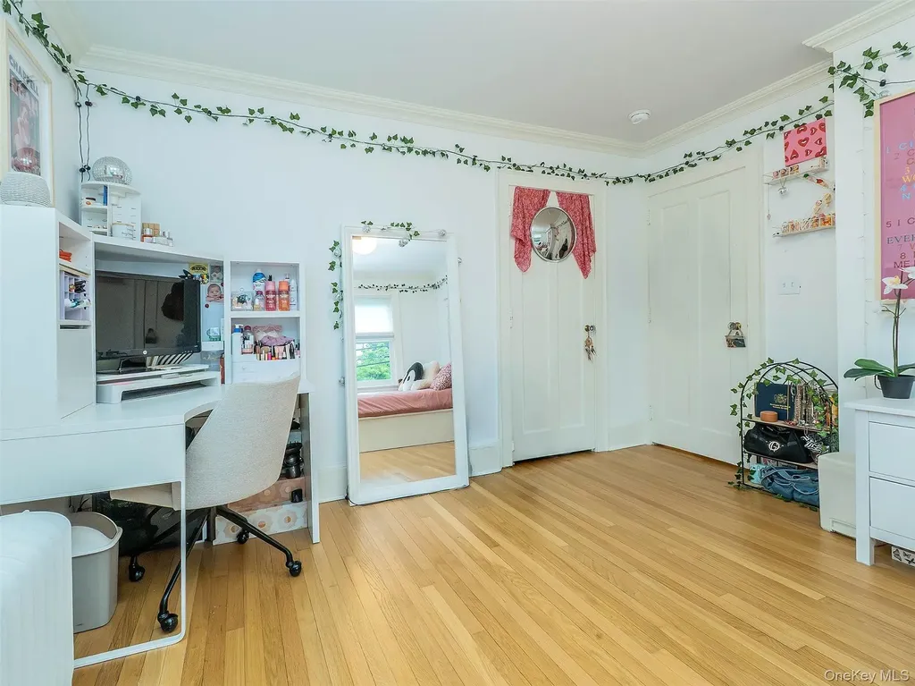 33 Oakland Street Huntington NY 11743