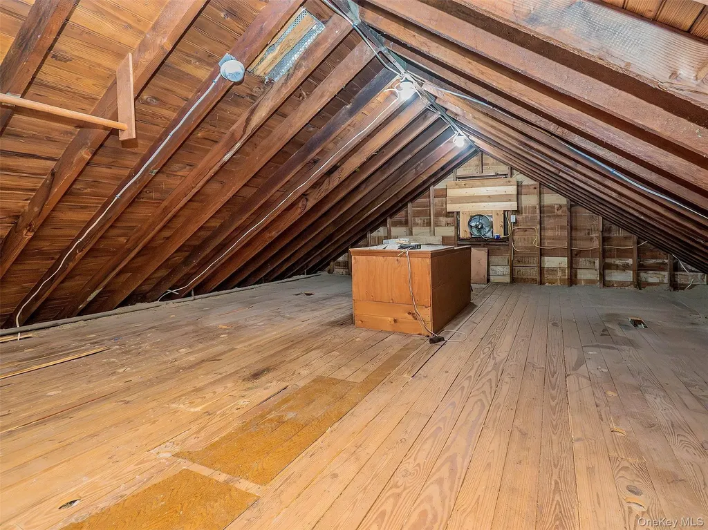 33 Oakland Street Huntington NY 11743