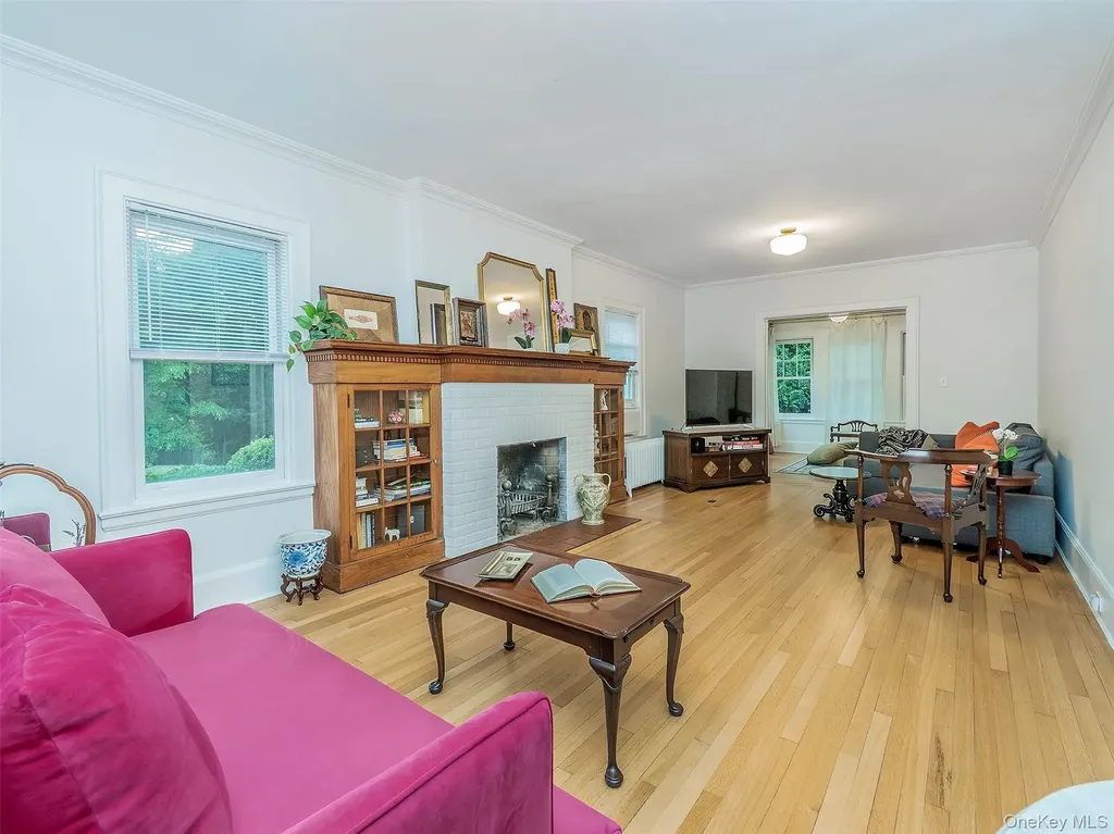 33 Oakland Street Huntington NY 11743