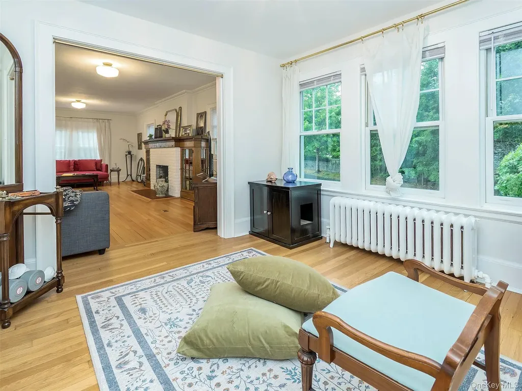 33 Oakland Street Huntington NY 11743