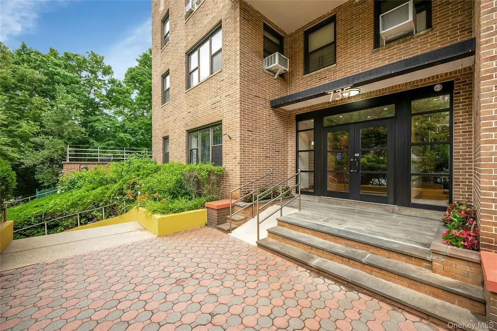 735 Kappock Street Bronx NY 10463