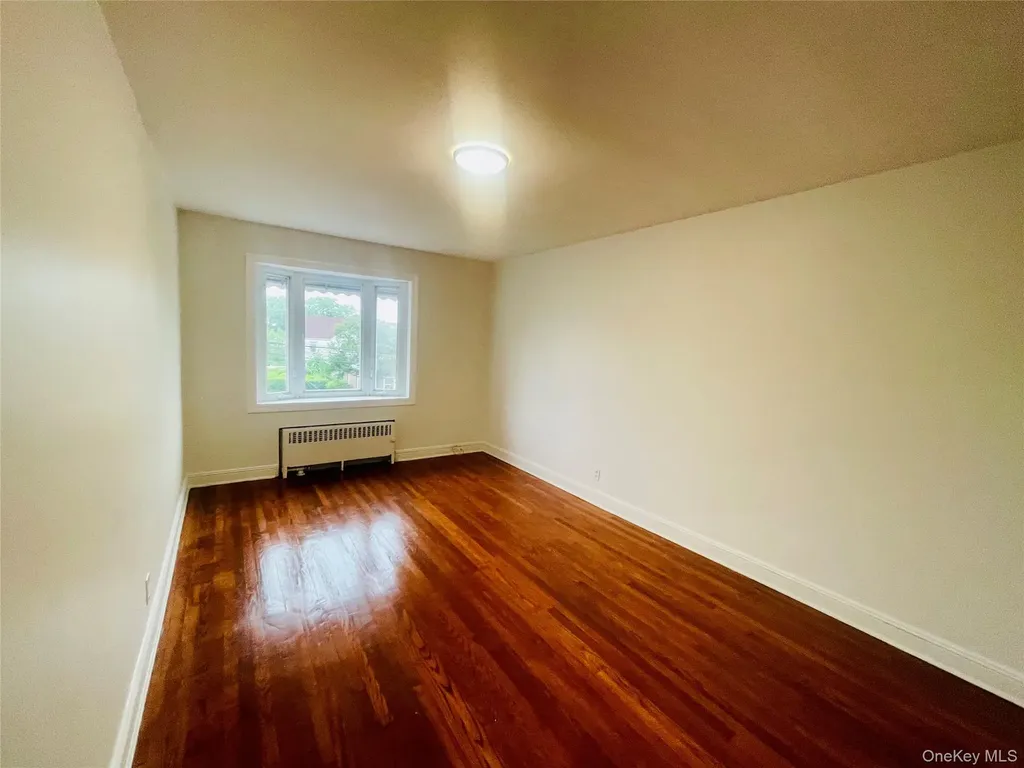 2811 Gunther Avenue Bronx NY 10469