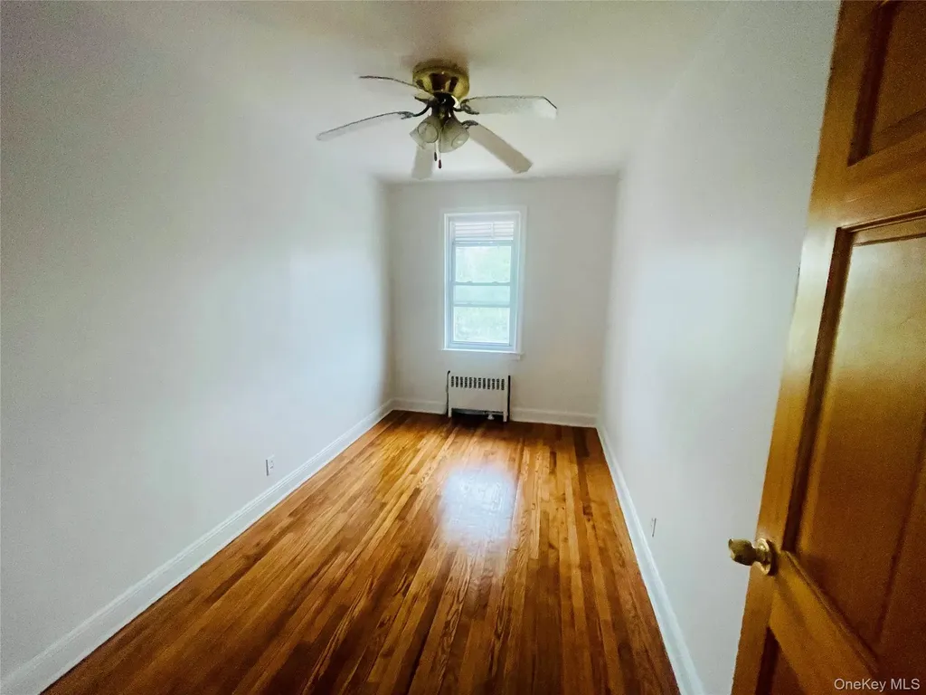 2811 Gunther Avenue Bronx NY 10469