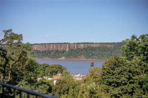 555 Broadway Hastings-on-hudson NY 10706