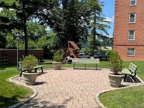 555 Broadway Hastings-on-hudson NY 10706