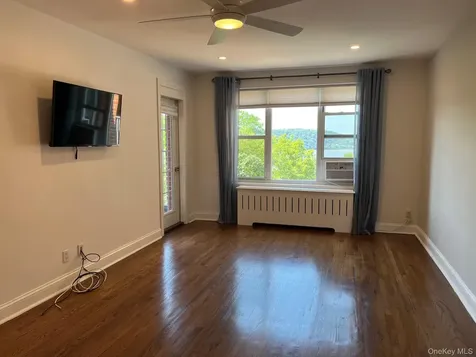 555 Broadway Hastings-on-hudson NY 10706