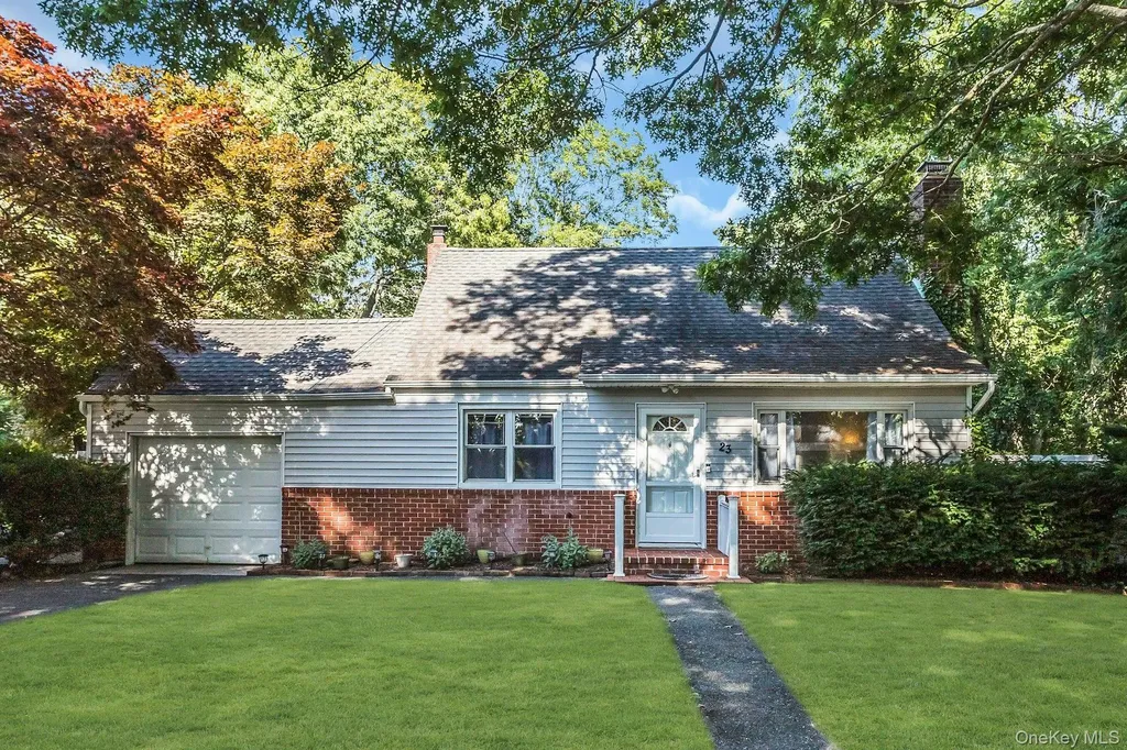 23 Lambert Avenue Mastic NY 11950