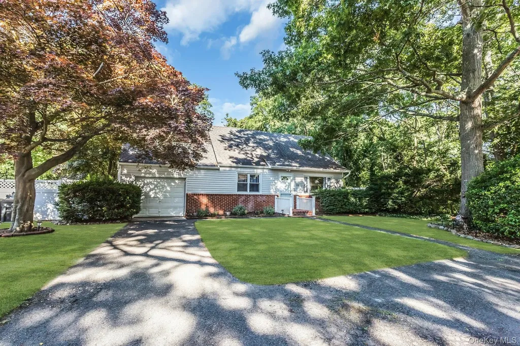 23 Lambert Avenue Mastic NY 11950