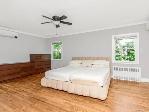 130 La Salle Drive Yonkers NY 10710