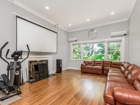 130 La Salle Drive Yonkers NY 10710