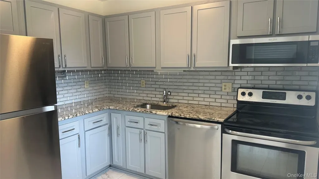 75 Woodland Trail Carmel NY 10512