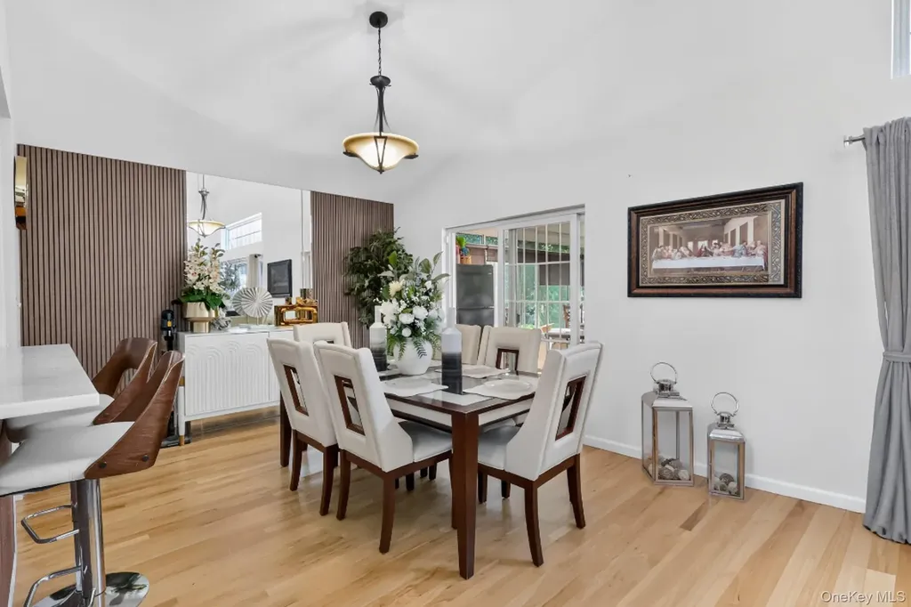 17 Woodlawn Avenue East Moriches NY 11940