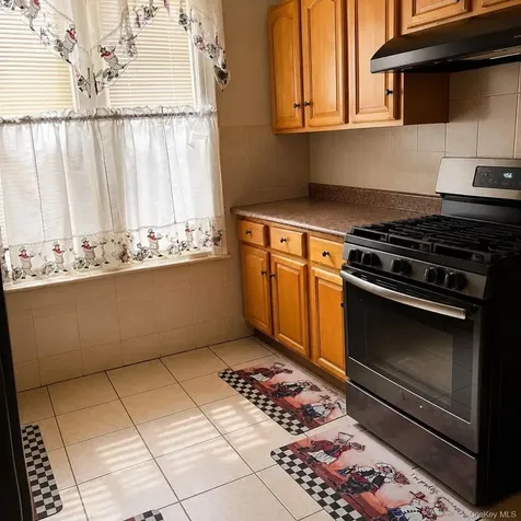 127 E 52nd Street Brooklyn NY 11203