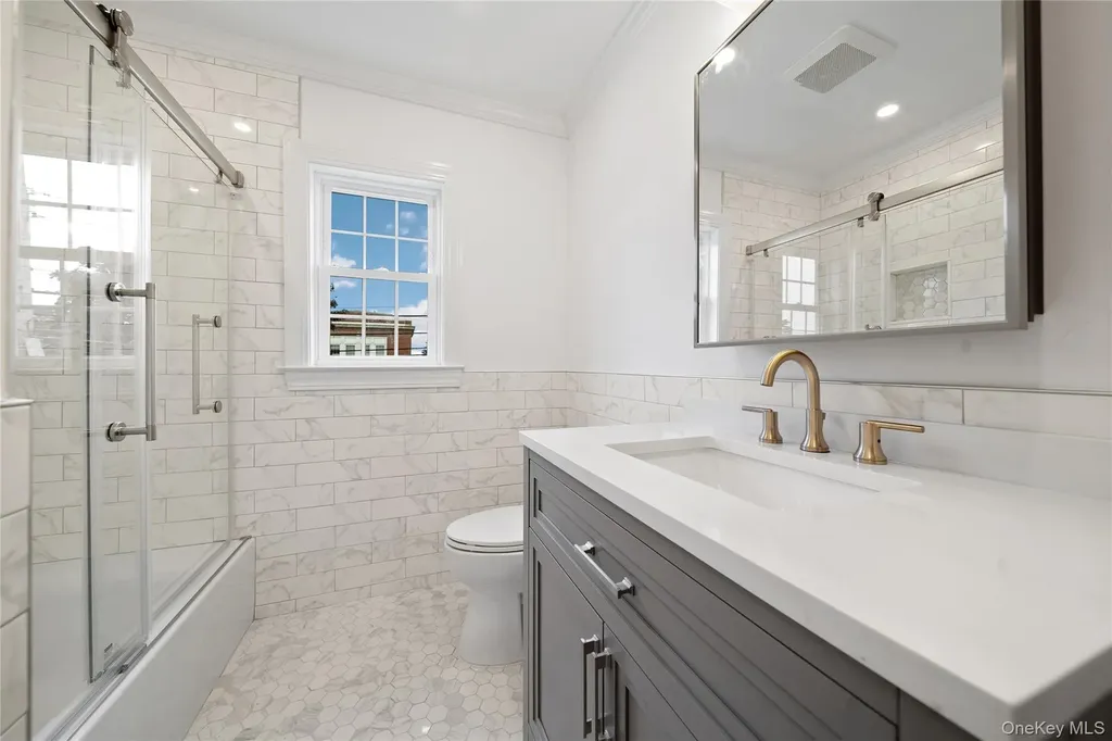3914 Waverly Avenue Seaford NY 11783