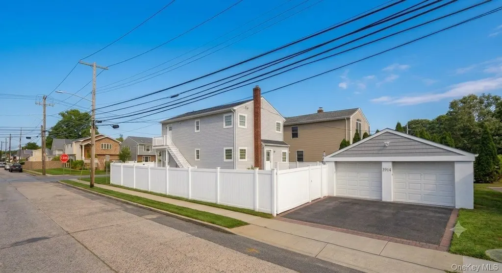 3914 Waverly Avenue Seaford NY 11783