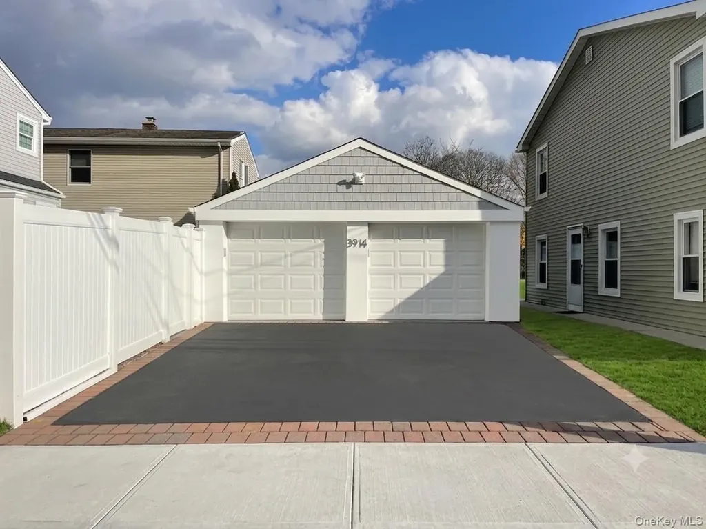 3914 Waverly Avenue Seaford NY 11783