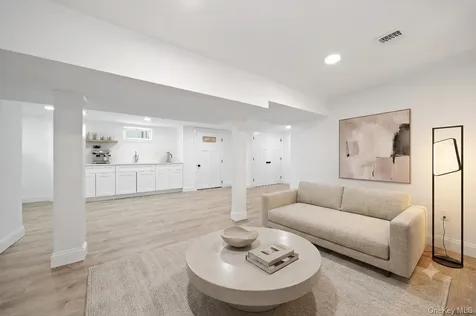 3914 Waverly Avenue Seaford NY 11783