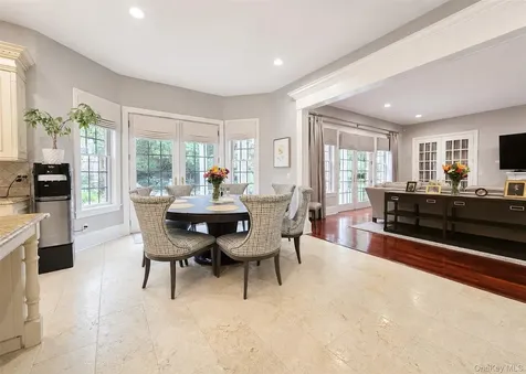 6 Boxwood Way Manhasset NY 11030