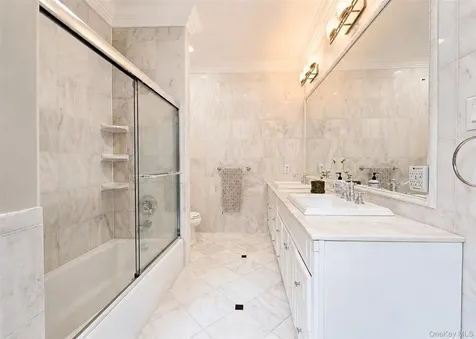 6 Boxwood Way Manhasset NY 11030