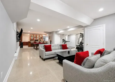 6 Boxwood Way Manhasset NY 11030