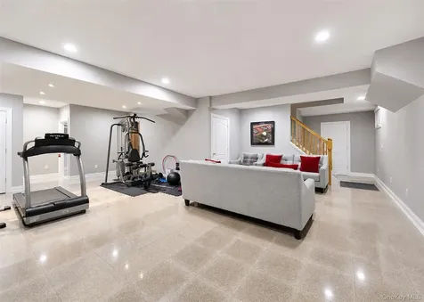 6 Boxwood Way Manhasset NY 11030