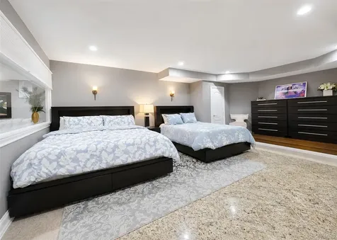 6 Boxwood Way Manhasset NY 11030