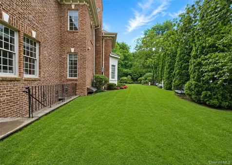 6 Boxwood Way Manhasset NY 11030