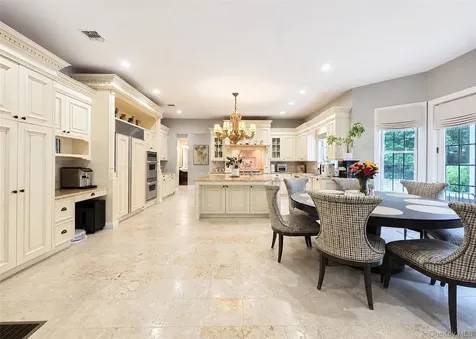 6 Boxwood Way Manhasset NY 11030