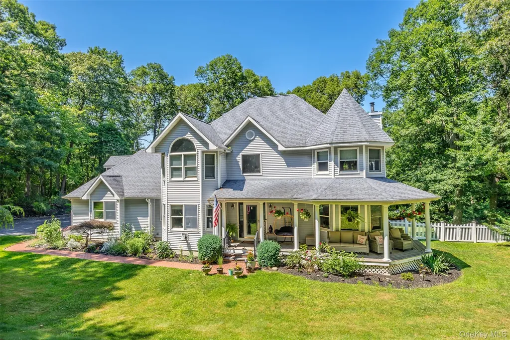 10 Randall Road Wading River NY 11792