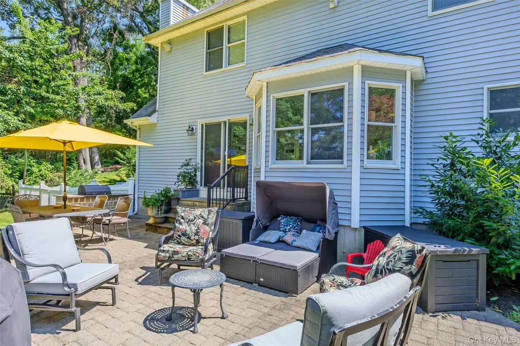 10 Randall Road Wading River NY 11792
