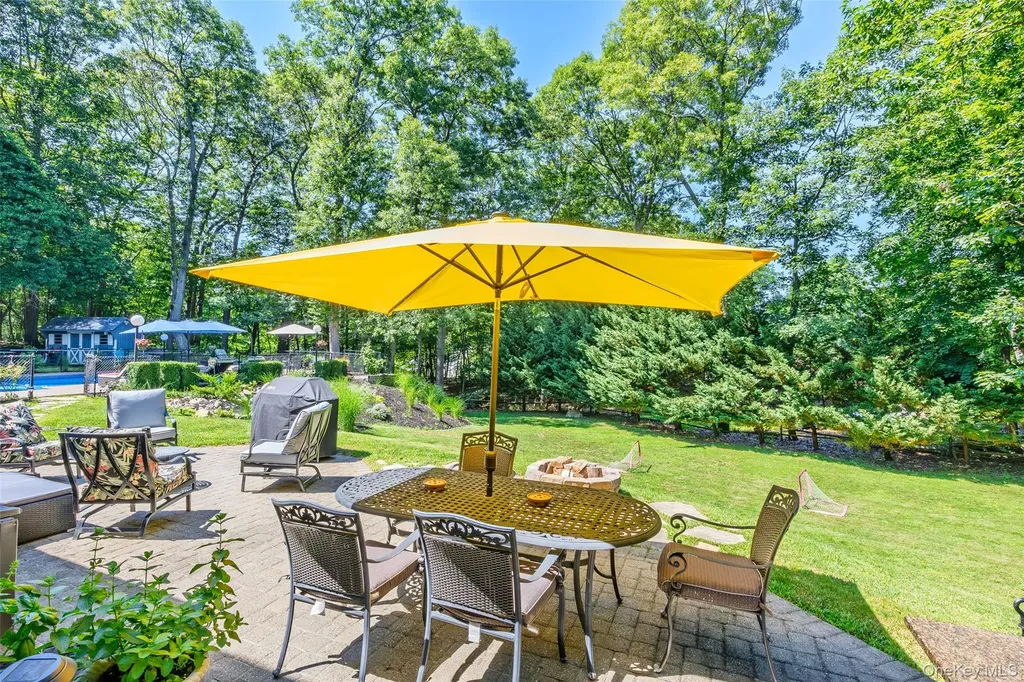 10 Randall Road Wading River NY 11792