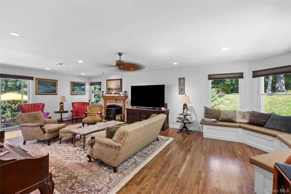 10 Randall Road Wading River NY 11792