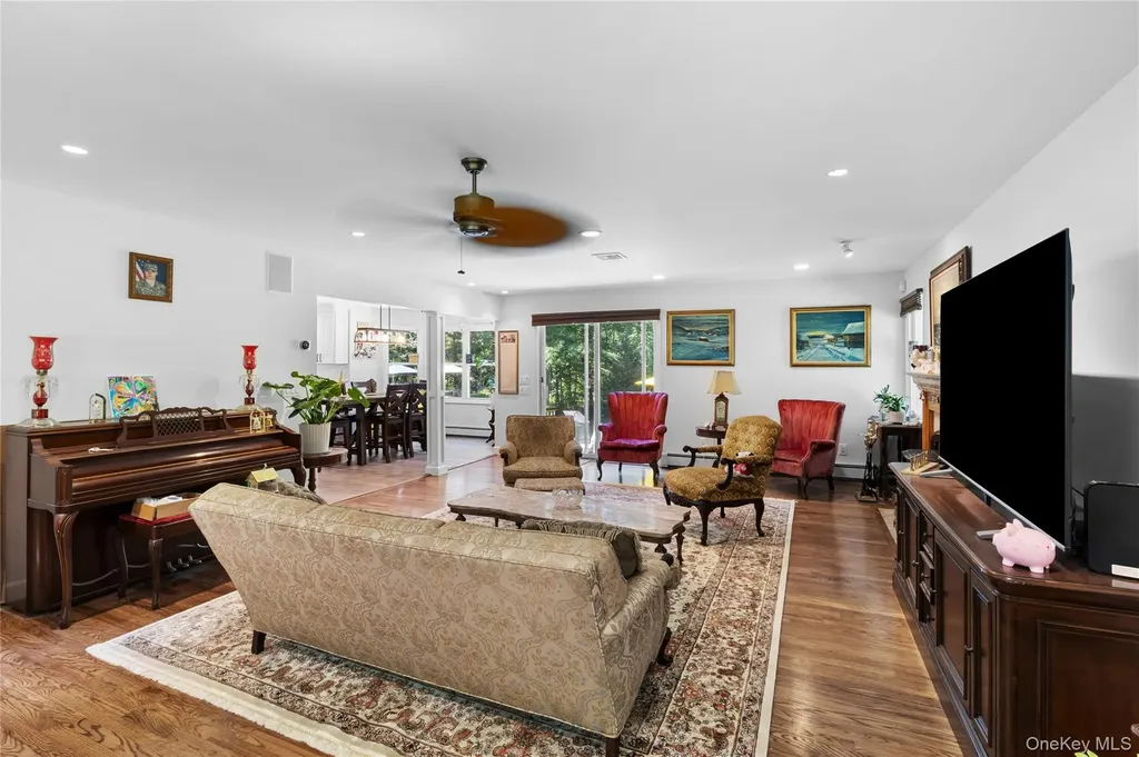 10 Randall Road Wading River NY 11792