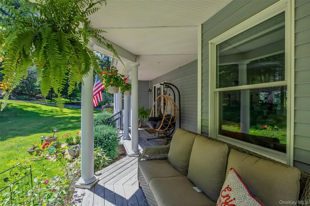 10 Randall Road Wading River NY 11792