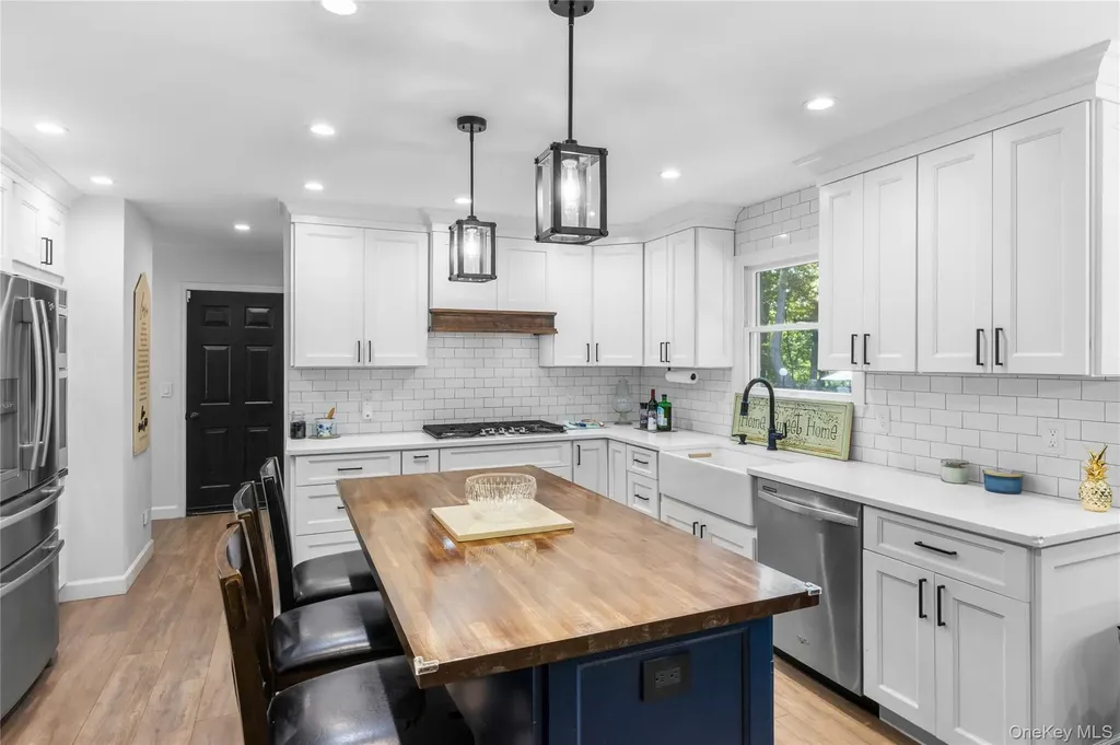 10 Randall Road Wading River NY 11792