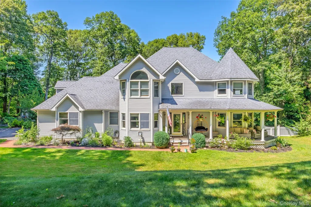 10 Randall Road Wading River NY 11792