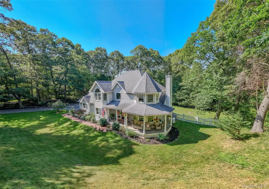 10 Randall Road Wading River NY 11792