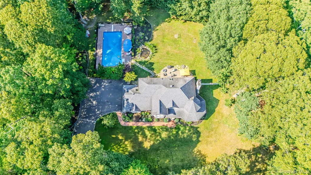 10 Randall Road Wading River NY 11792
