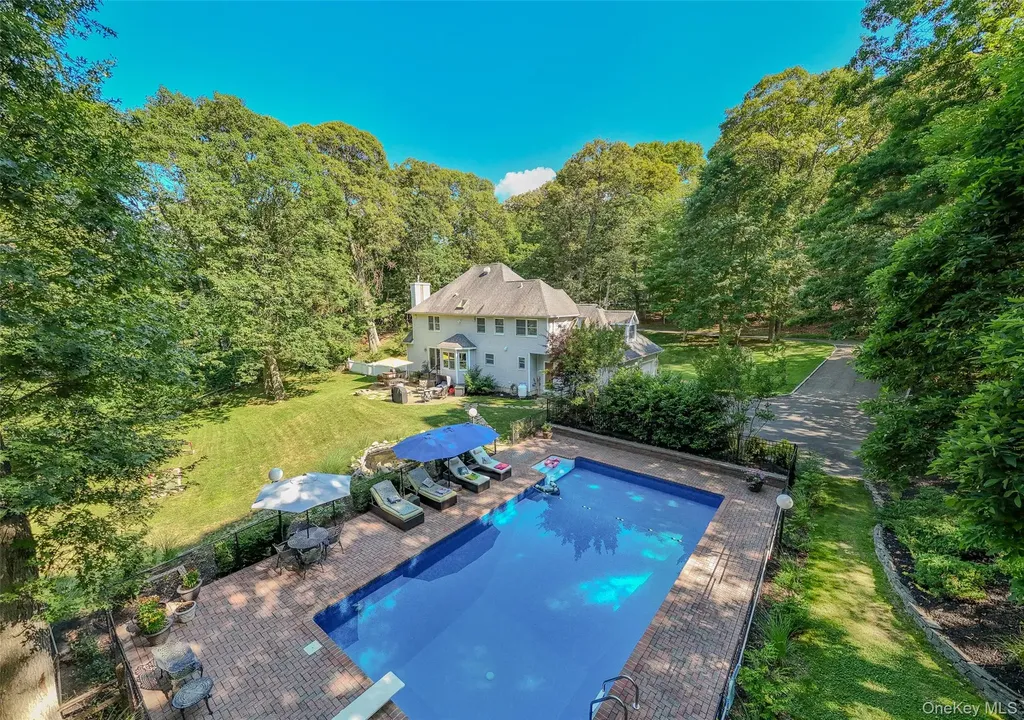 10 Randall Road Wading River NY 11792